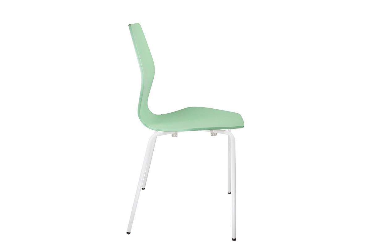 зеленый стул