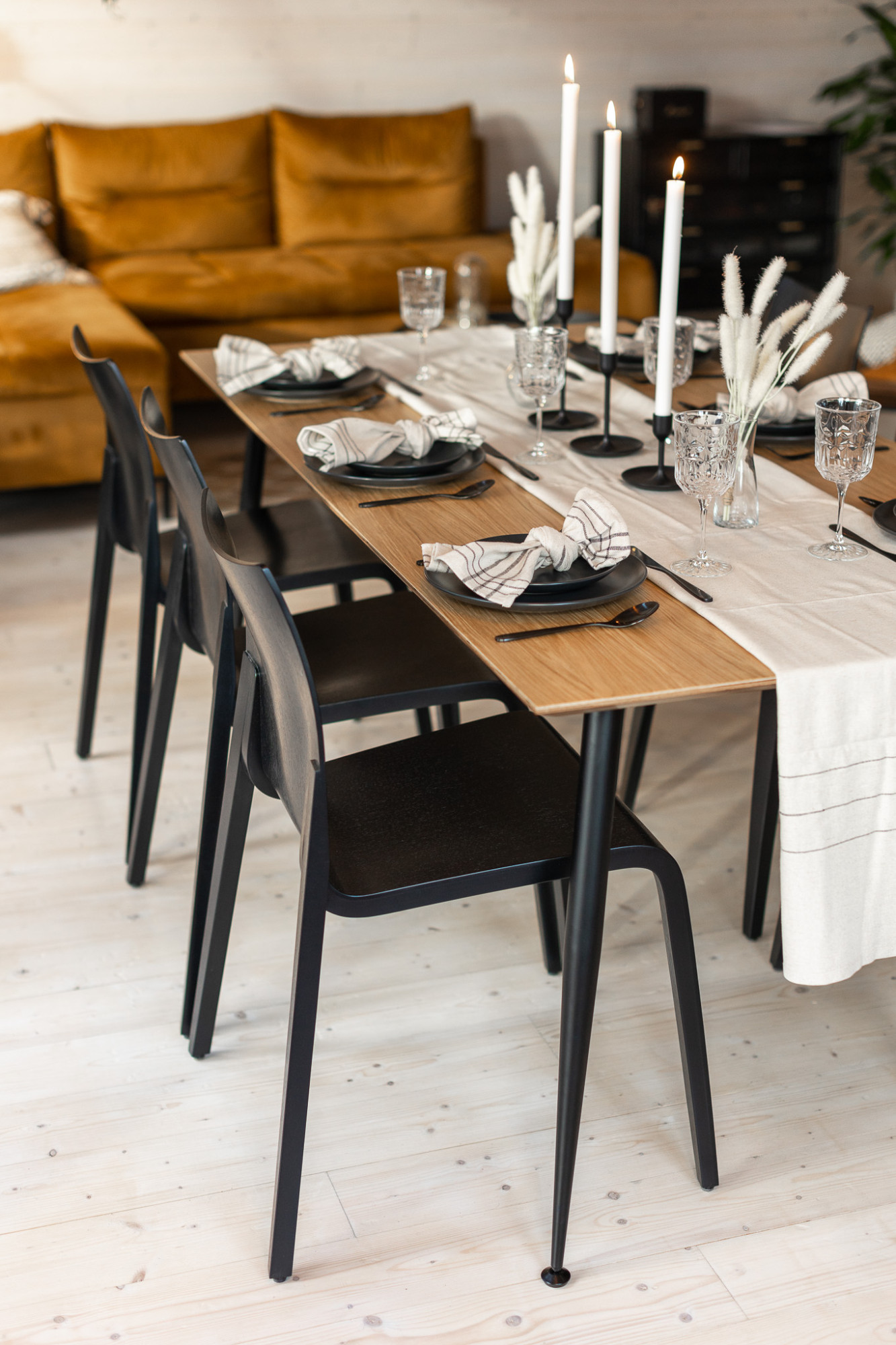 Dining tables 10792